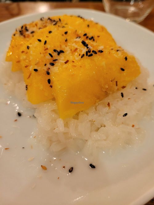 Mango sticky rice at Kapunka Vegan in Paris