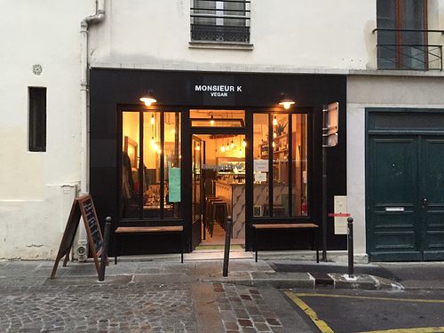 Outside of the restaurant at Kapunka Vegan in Paris