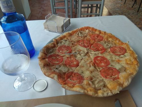 Pizza carnivora at Giusto Restaurante Vegano in Torrevieja