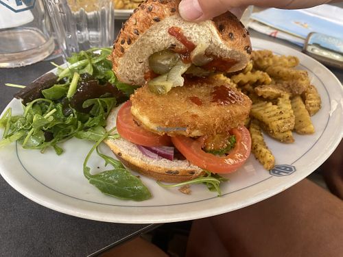 „Surprise vegan burger“   at Au Bureau in Poitiers