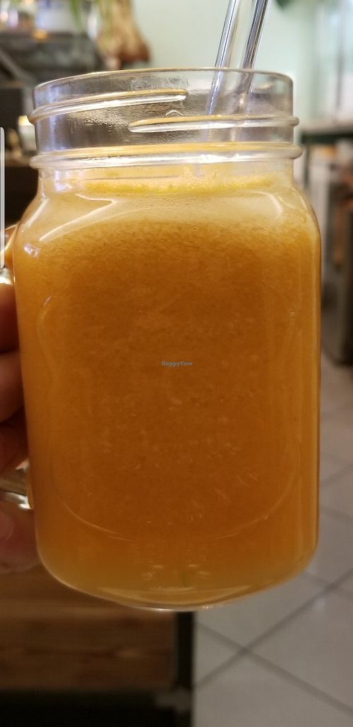 Freshly squeezed orange juice at vevi Café - vegan specialities in Cologne