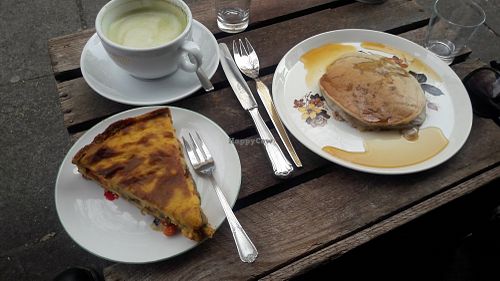 Light lunch at vevi Café - vegan specialities in Cologne