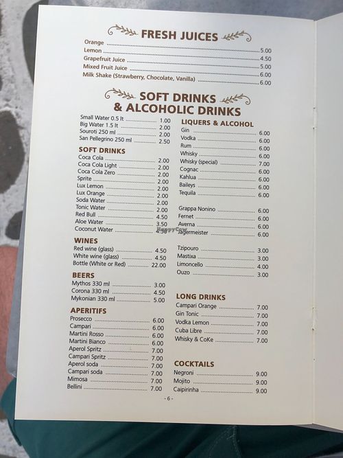 Drinks at Popolo in Mykonos