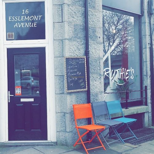 Ootside at Ruthie's Kaffe in Aberdeen
