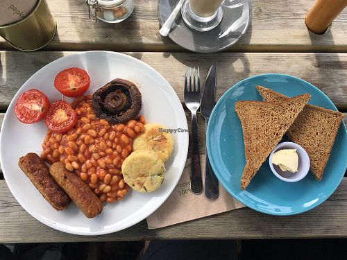 Vegan breakfast at MamGu Welshcakes in Harverfordwest
