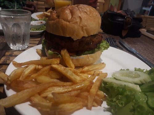 Veggie burger at Taste From Heaven in Koh Phangan