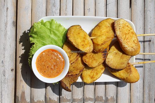 Mushrooms satay as a starter was amazing. I praised the chef and she explained it’s quite a long process to make them, with the marinating process using turmeric and other spices at Taste From Heaven in Koh Phangan