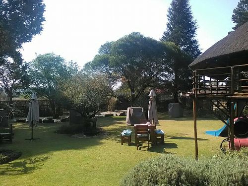 Very pleasant atmosphere outside at Gift From Earth Health in Benoni