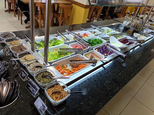 Salad options at Salus Veg - Rua Mexico in Curitiba