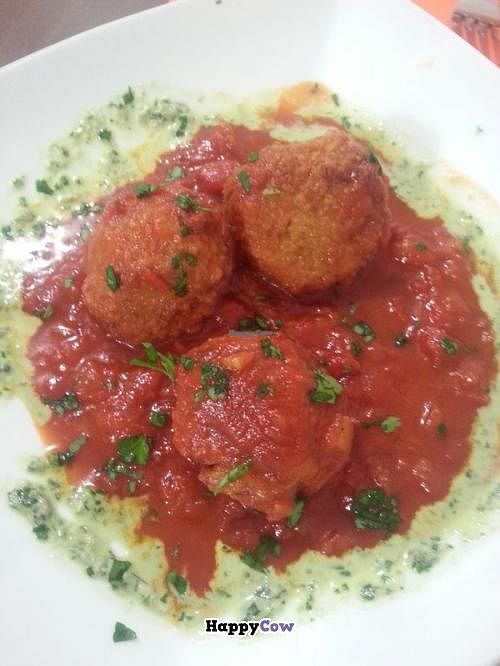 Quinoa meatballs at L'Hortet in Barcelona