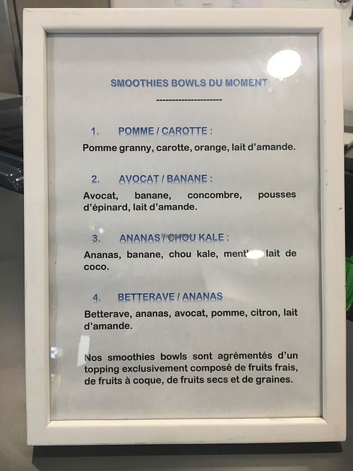 smoothie bowls at Le Bonnet d'Ane in Clermont-ferrand