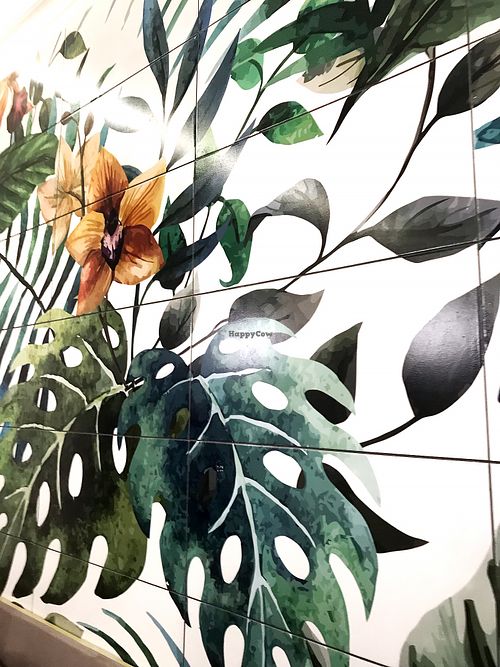 Beautifully Eating Wall at Krasivo Est in Kharkiv