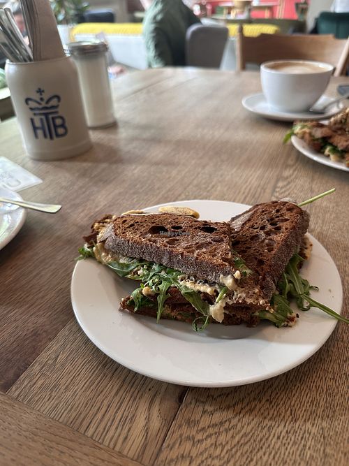 Hummus sandwich   at Trachtenvogl in Munich