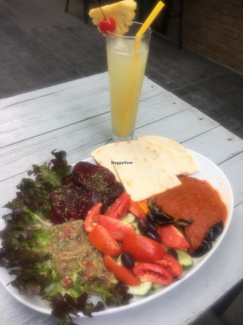 Big platter of yummy veggies at Odysseus in Phuket