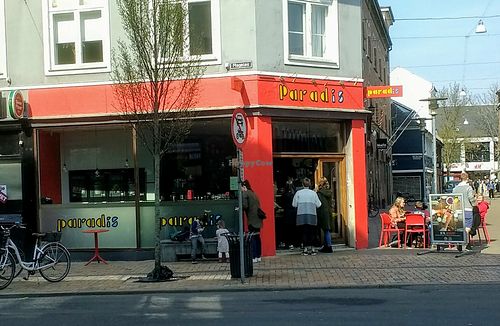 Store Front at Paradis - Mageløs in Odense