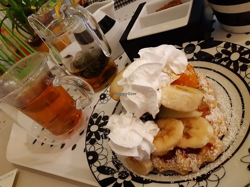 Belgian 'wafel' with fruit and cream at Sweet Vegan in Antwerpen