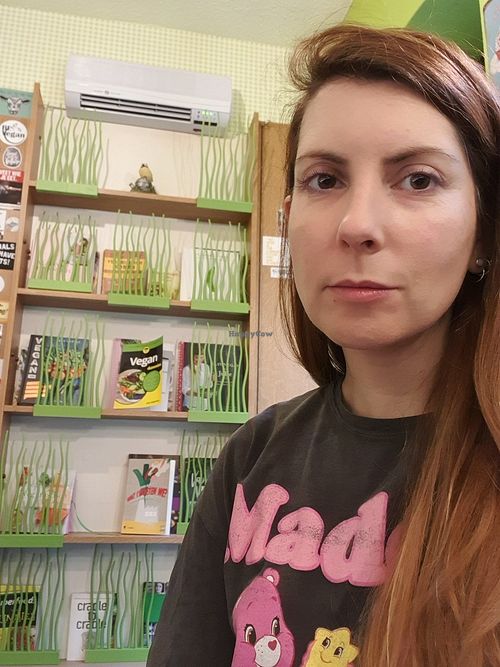 Shelf with loads of interesting books at Sweet Vegan in Antwerpen