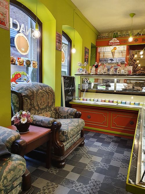 Cozy and retro style at Sweet Vegan in Antwerpen