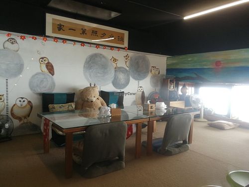 interior at Coolife Owl 貓頭鷹藝品蔬食館 - Māotóuyīng in New Taipei City