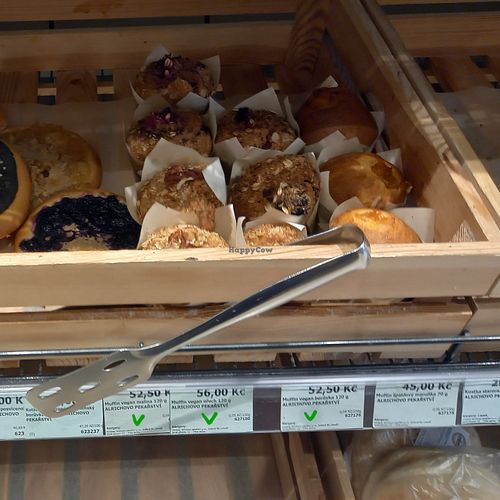 vegan muffins available at Country Life in Prague