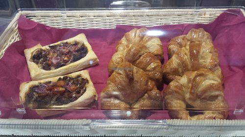 Croissant y tostas para merendar los sábados at Vegania in Madrid