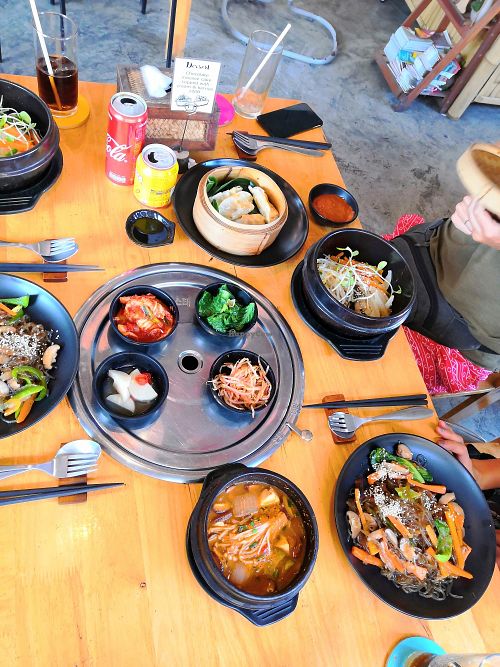 All the vegan options available at Seoul Vibe in Koh Phangan