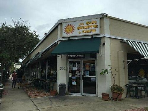 Outside at Sun Shoppe Cafe in Melbourne