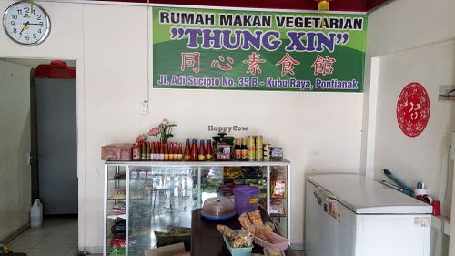 The store's logo at Thung Xin in 