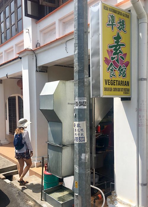 Storefront at CunThi Good Taste Vegetarian in Penang