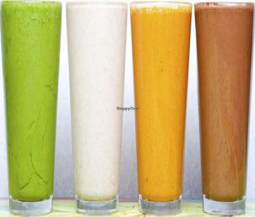 smoothie time at Catch A Healthy Habit Cafe in Fairfield