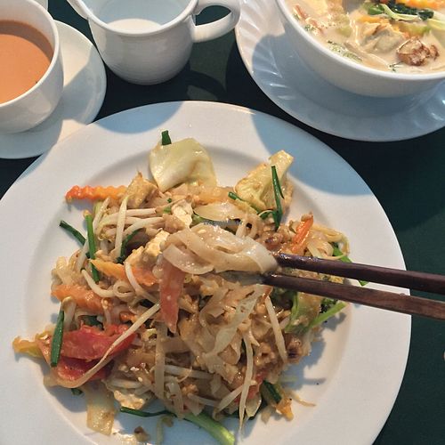 pad thai at May Kaidee in Bangkok