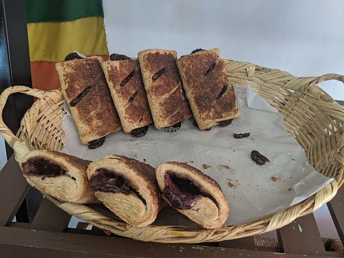 Don't know but yummy! Solo se que eran deliciosos! at Vegan Bageri in Zapopan