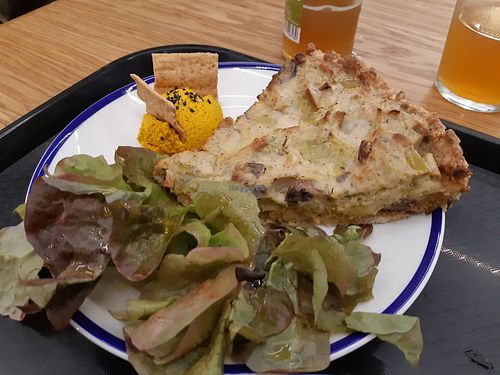 Leek quiché up to the highest French standars at Curcuma Green Food in Burgos