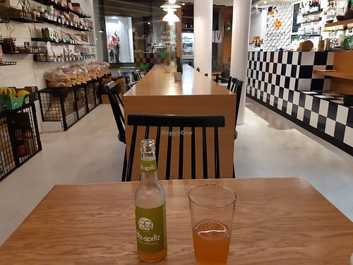 Interior at Curcuma Green Food in Burgos