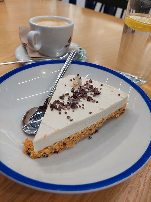 Dessert / raw carrot cake at Curcuma Green Food in Burgos