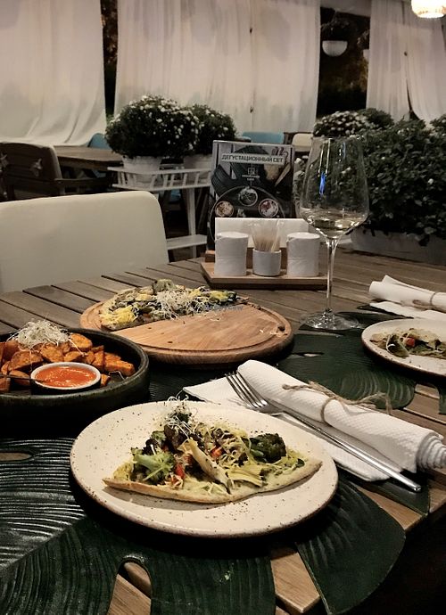 Vegan Pizza, Baked Sweet Potato & Alcohol Free Wine at Green Food Cafe in Kharkiv