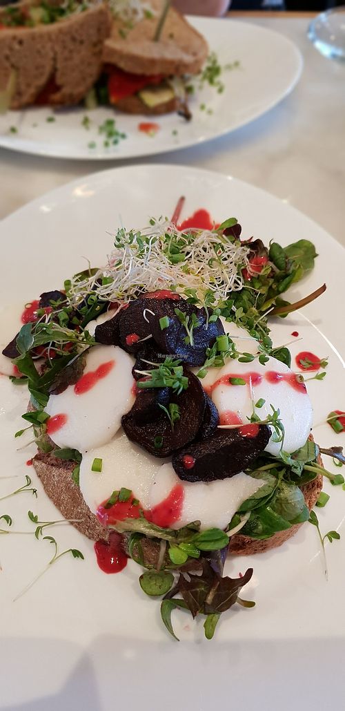 Roast beet and vegan mozzarella at De Oude Pastorie in Lisse