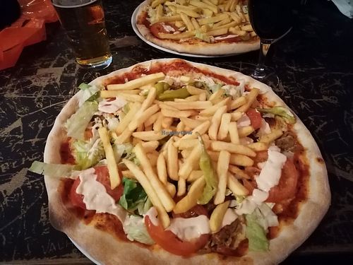 Vegan kebab pizza with fries 🤤 at Kelly's in Gothenburg