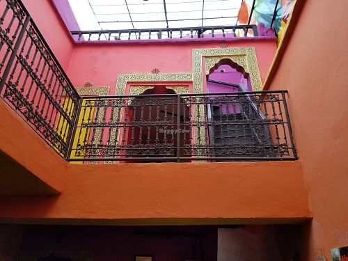 Looking up at Earth Cafe - Derb Zawak in Marrakech