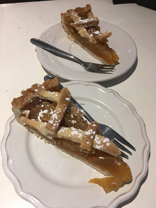 Vegan apple pie at La Caffetteria in Valparaiso