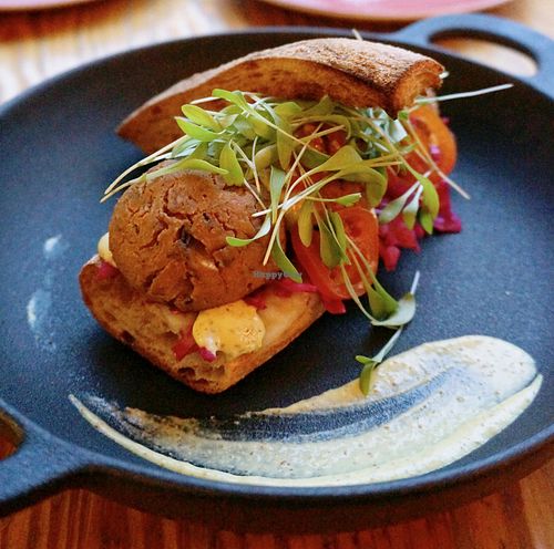 Berlin (baguette w/meat balls) at Orteá - Vegan Collective in Lisbon