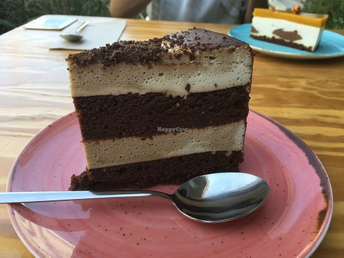Chocolate, white chocolate and coffee cake at Orteá - Vegan Collective in Lisbon
