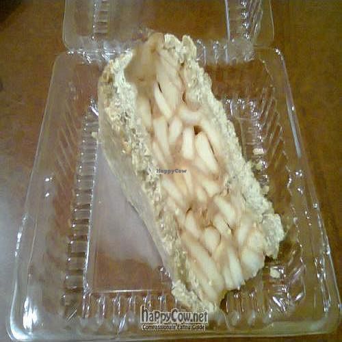 Vegan applepie at Cafe Juicy Lotus in Montreal