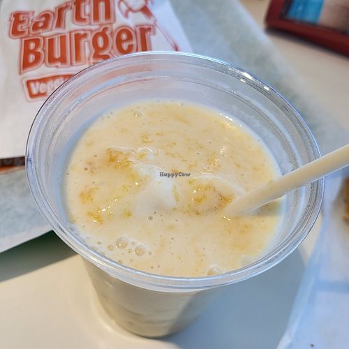 Peach on Earth shake. at Earth Burger in San Marcos