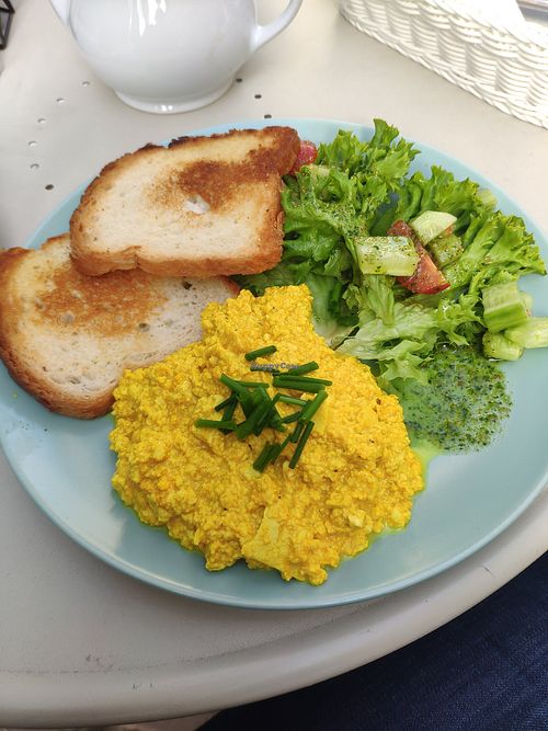 Scrambled tofu at Cakester Cafe in Krakow