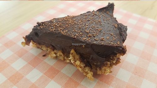 Raw chocolate cheese cake at Sharbets in Medellin