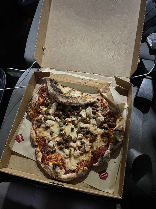 Gave me a retarded pizza bruh, shit was still bussin, but it felt a little odd eating something so deformed, 3.7/5 at Mod Pizza in Dover