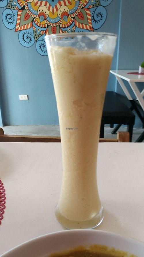 A mango lassi at ROTI BOSS in Dumaguete