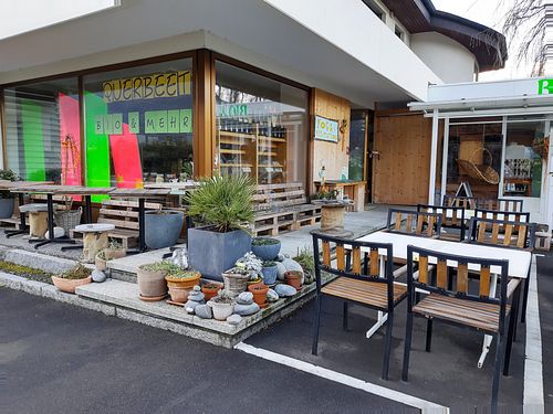 Outdoor seating at Querbeet - Bio und Mehr in Vaduz