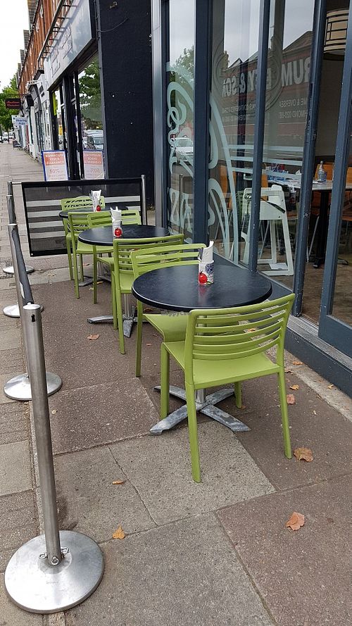 Outside seating at Pizza Express - Upper Richmond in South West London